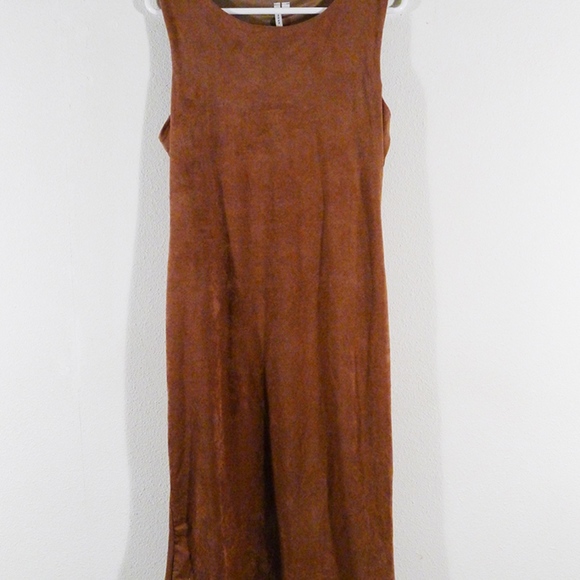 Dress - Picture 1 of 3